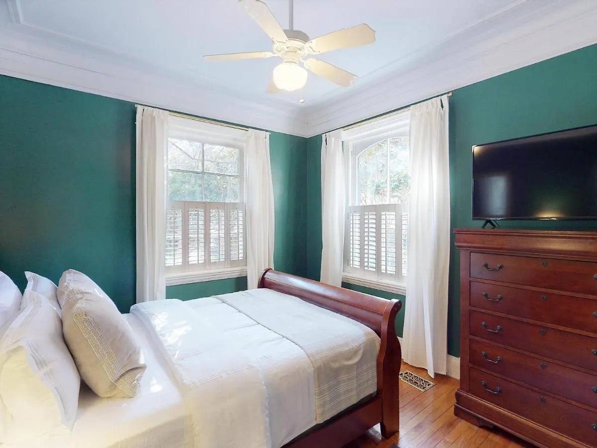 Southern Charm On Liberty Savannah 0*,  United States